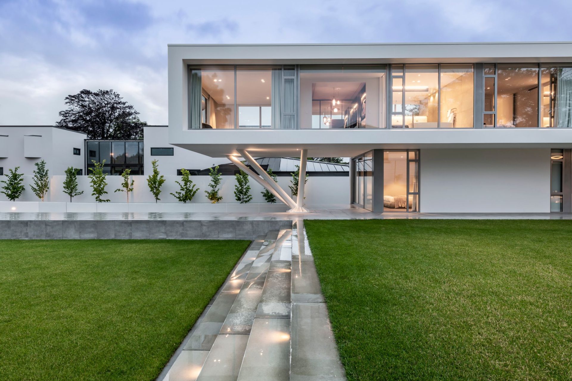 Project Cantilever House Image